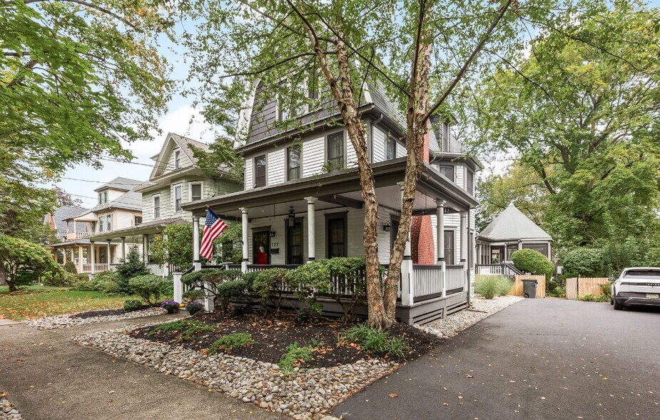 Primary Photo - 127 W End Ave