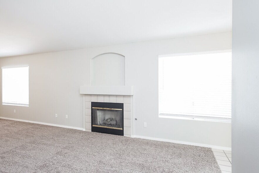 Building Photo - 7028 Village Shore Ct