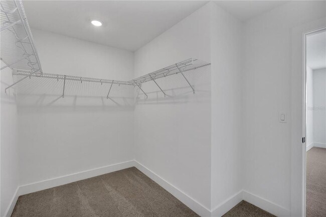 Building Photo - 15381 Hamlin Pk Dr