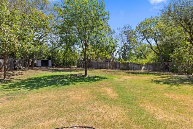 Building Photo - 2808 Firecrest Dr