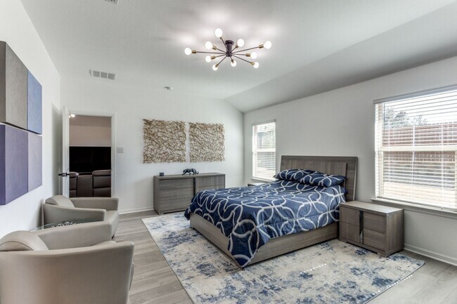 Building Photo - Contemporary in Cleburne!