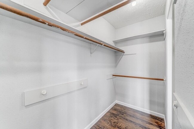 Building Photo - 1916 Woodland Hills Dr