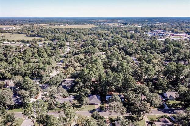 Building Photo - 203 Pine Valley