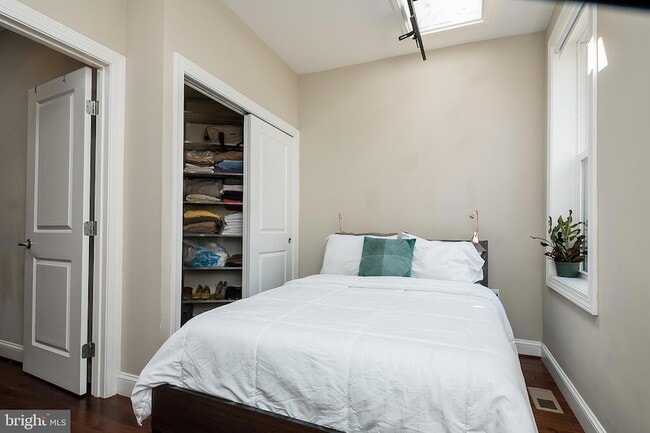 Building Photo - 2030 Flagler Pl NW