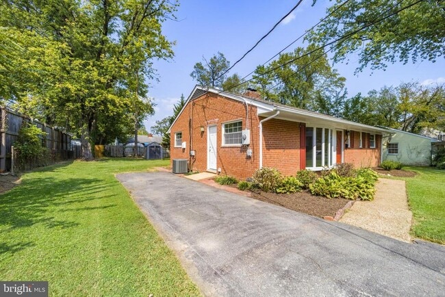 Building Photo - 7406 Blackford St