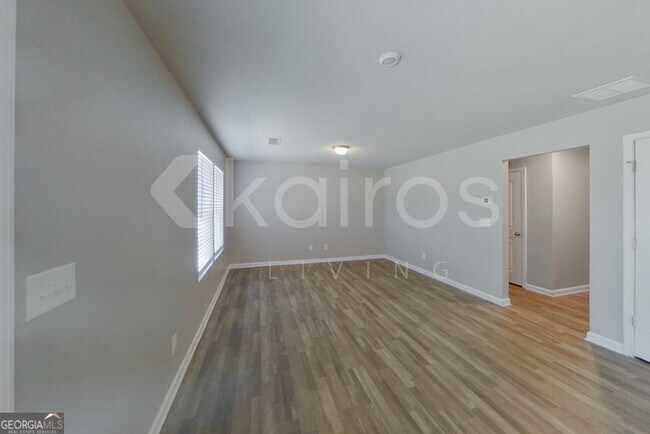 Building Photo - 214 York Ln