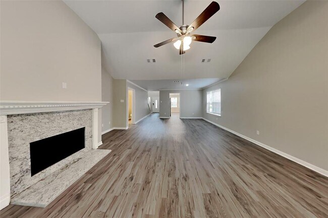 Building Photo - 25830 Richards Rd