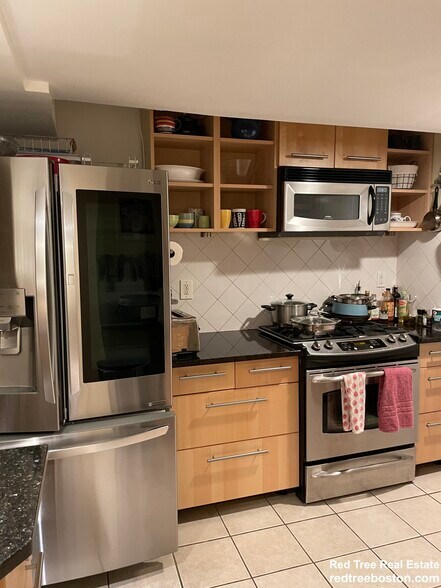 Building Photo - 8 Fulkerson St