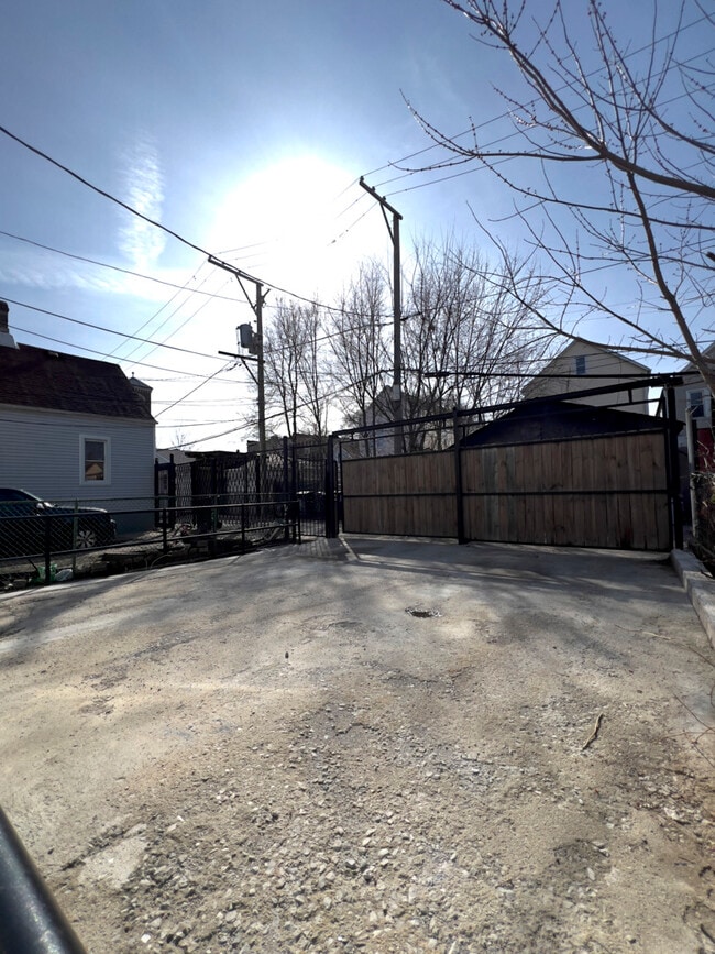 Building Photo - 4734 S Paulina St