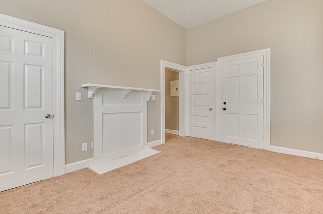 Building Photo - 515 3rd St
