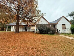 Building Photo - Tour Today! 3 Bed 2 Bath in Tyler!