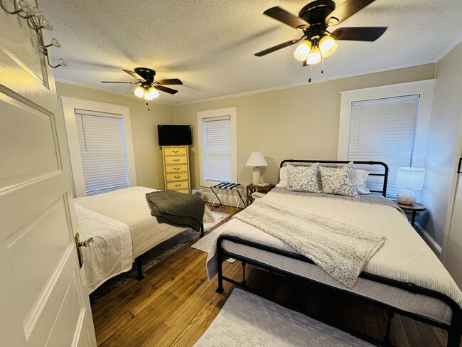 Building Photo - 59 Bleckley Dr