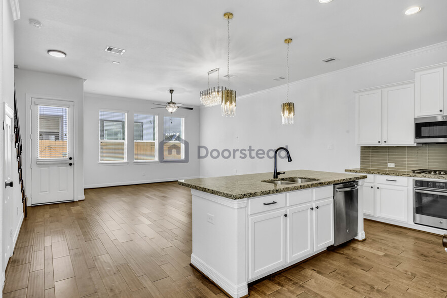Building Photo - 1507 Peyton Oaks Pl