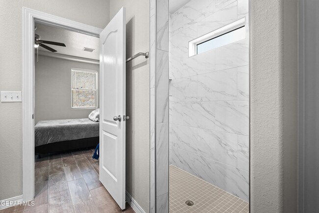 Building Photo - 7437 Schweitz Ct