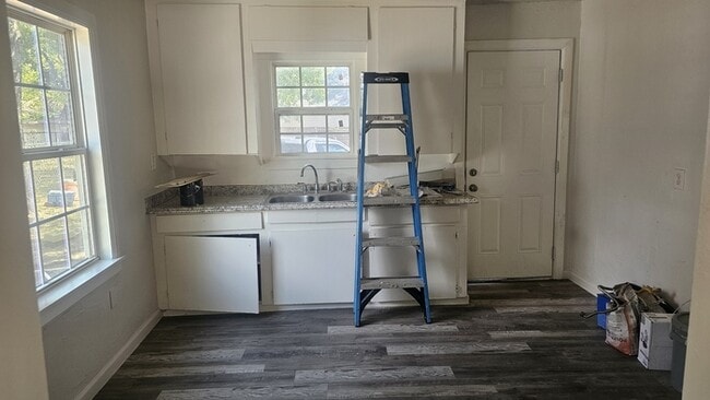 Building Photo - Home Close to Downtown Dallas