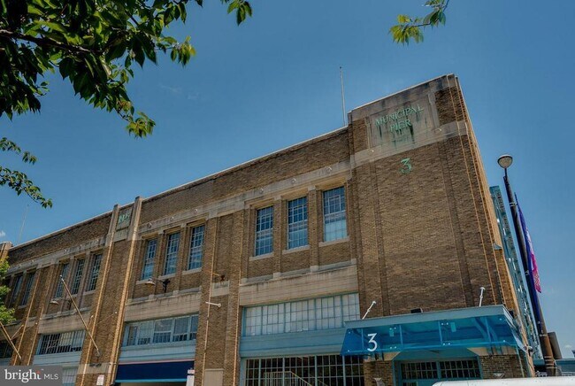 Building Photo - 3 N Christopher Columbus Blvd