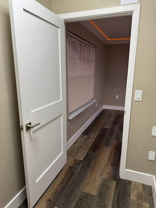 Building Photo - 1919 Summer Club Dr