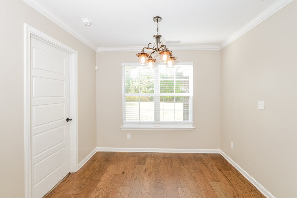 Building Photo - 3821 Dawnwood Cir W