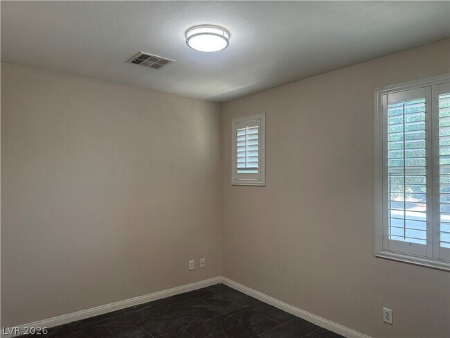 Building Photo - 9113 W Parkstone Ave
