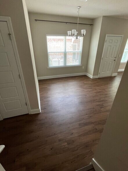 Building Photo - 6891 Spaniel Dr