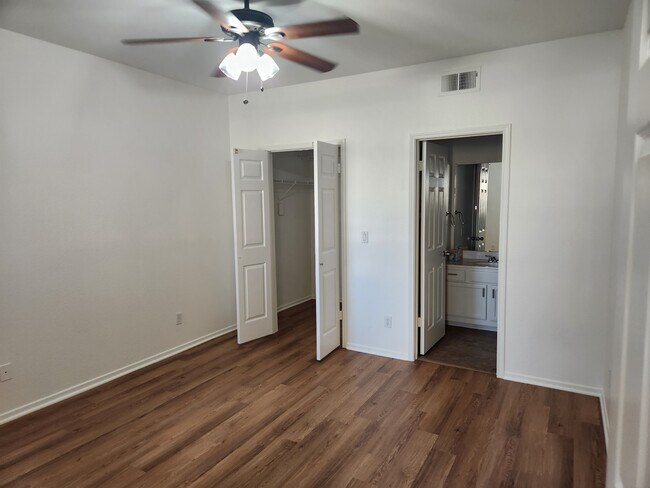 Building Photo - 7009 E Acoma Dr