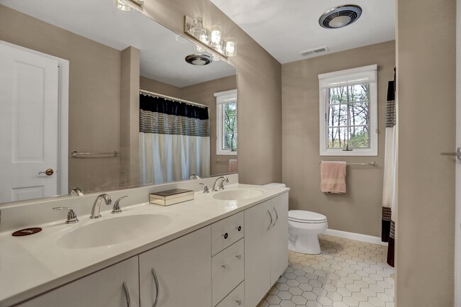 Building Photo - An Unbelievable Rental Opportunity – Grand...