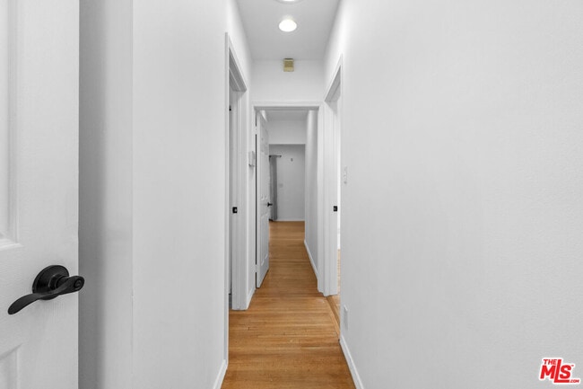 Building Photo - 8643 Clifton Way