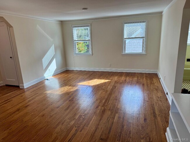 Building Photo - 29 N Long Beach Rd