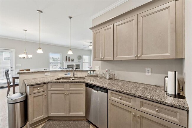 Building Photo - 334 Melody Ln