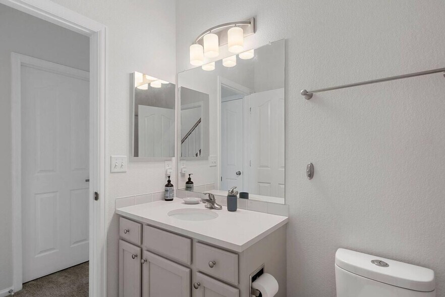 Building Photo - 2667 Whitetail Cir