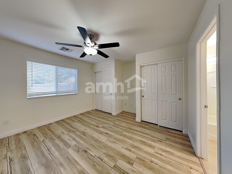 Building Photo - 31491 N Cactus Dr