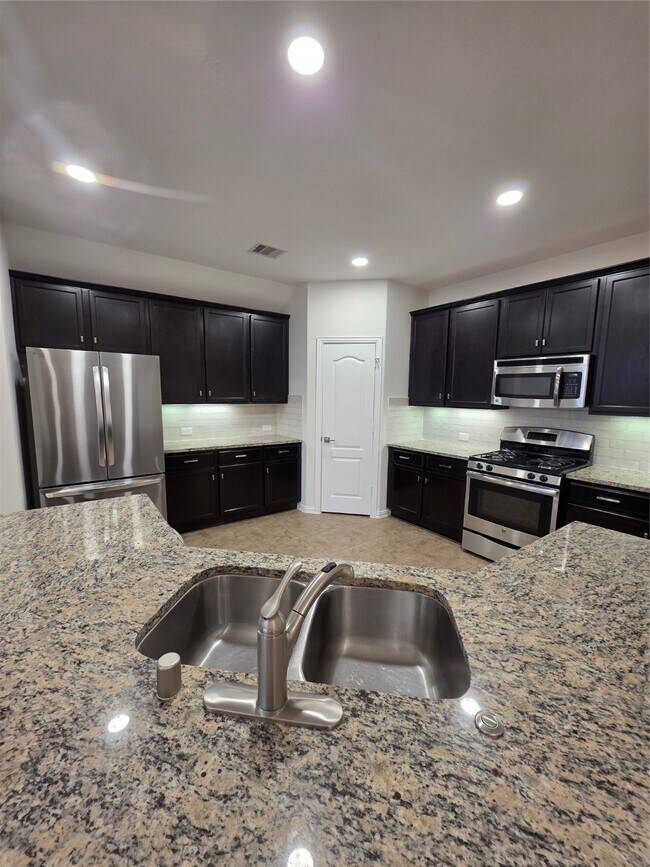 Building Photo - 26634 Grey Sparrow Dr