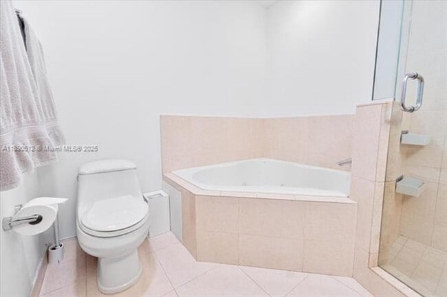 Building Photo - 2802 NE 184th Terrace