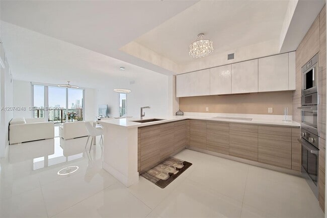 Building Photo - 300 Sunny Isles Blvd