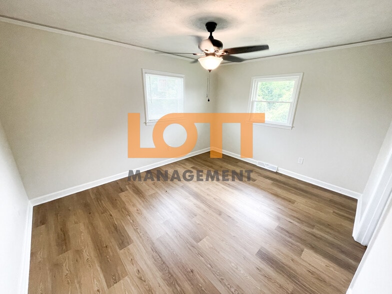 Building Photo - 13045 Old White Horse Rd