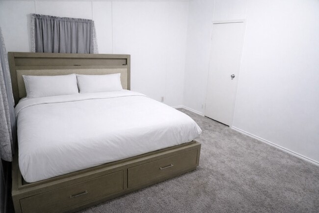 Building Photo - 26331 Pinion Creek Rd