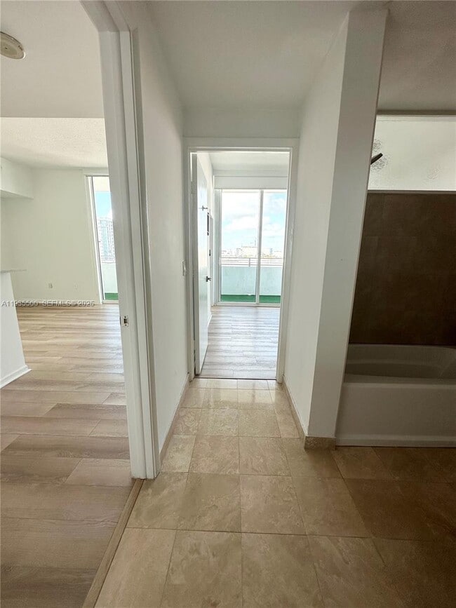 Building Photo - 350 NE 24th St