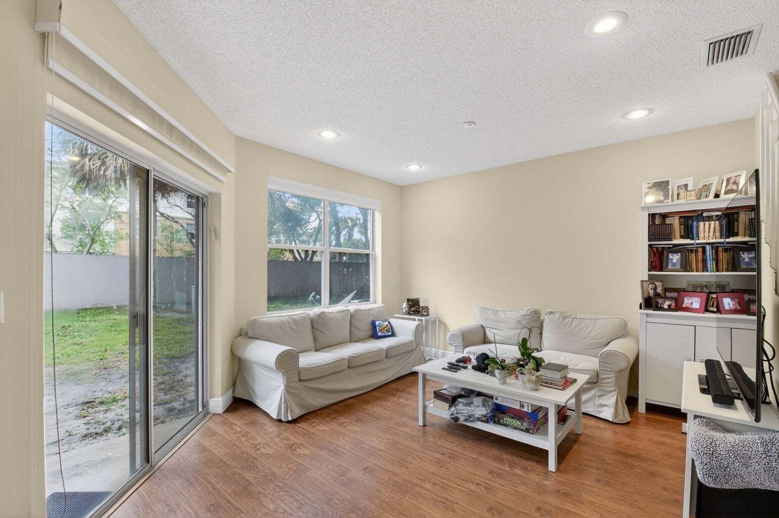 Building Photo - 20951 Via Alamanda