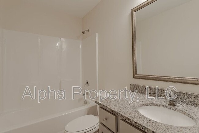 Building Photo - 8 Sabine Leaf Ct