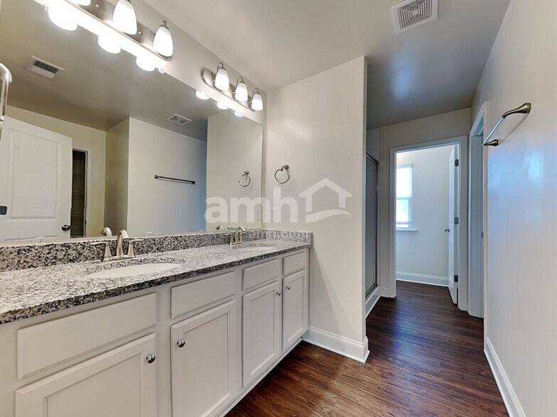 Building Photo - 597 Woodall Rd