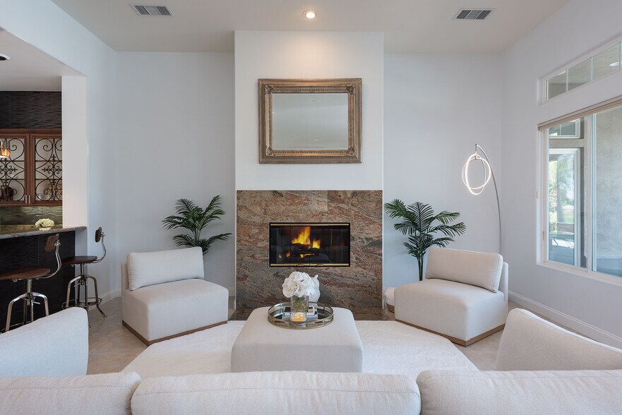 Building Photo - 45 Vista Encantada