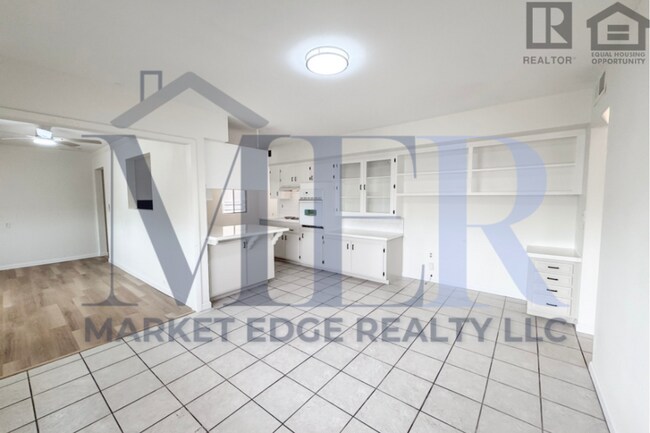 Building Photo - 2Bed/2Bath House in Sun City on Golf Course! Ready for Immediate Move-In!