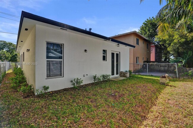 Building Photo - 1559 NW 62nd Terrace