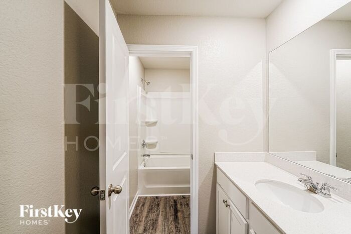 Building Photo - 6986 Rebecca Ln