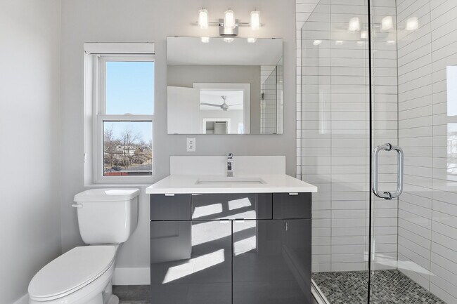 Building Photo - $5,640.95, $300 off the first month's rent, 4 Beds - 5 Bath, Townhouse in Denver with Office!