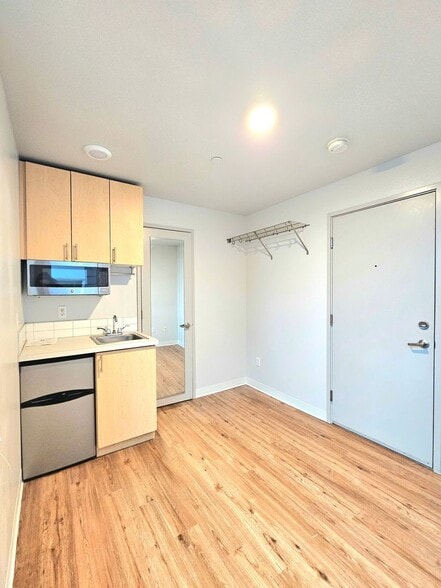 Interior Photo - Horizon Phinney