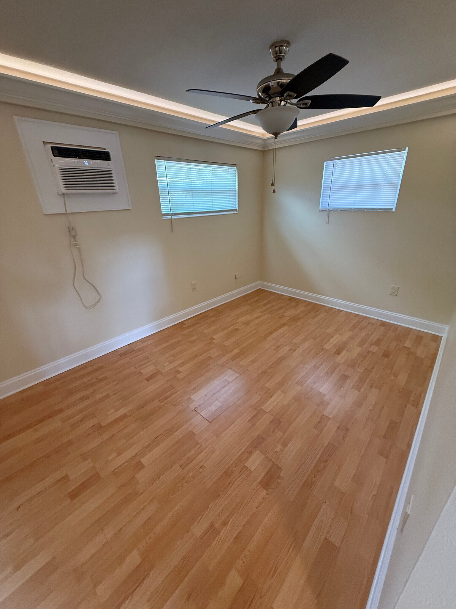 Bedroom - 421 S Hyer Ave