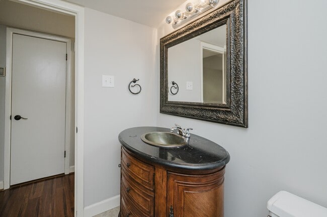 Building Photo - 2645 Southbury Cir