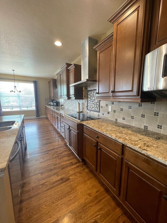 Building Photo - Sprawling Two-Story Home in SE Ft. Collins