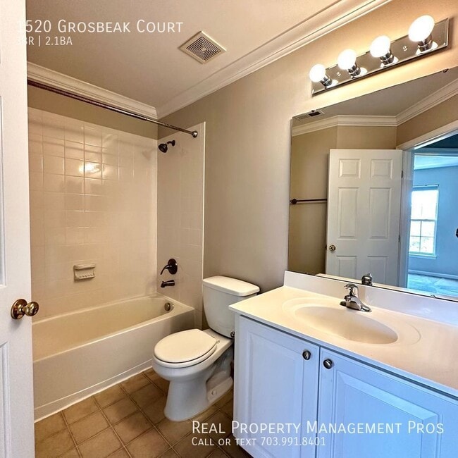 Building Photo - 1520 Grosbeak Ct